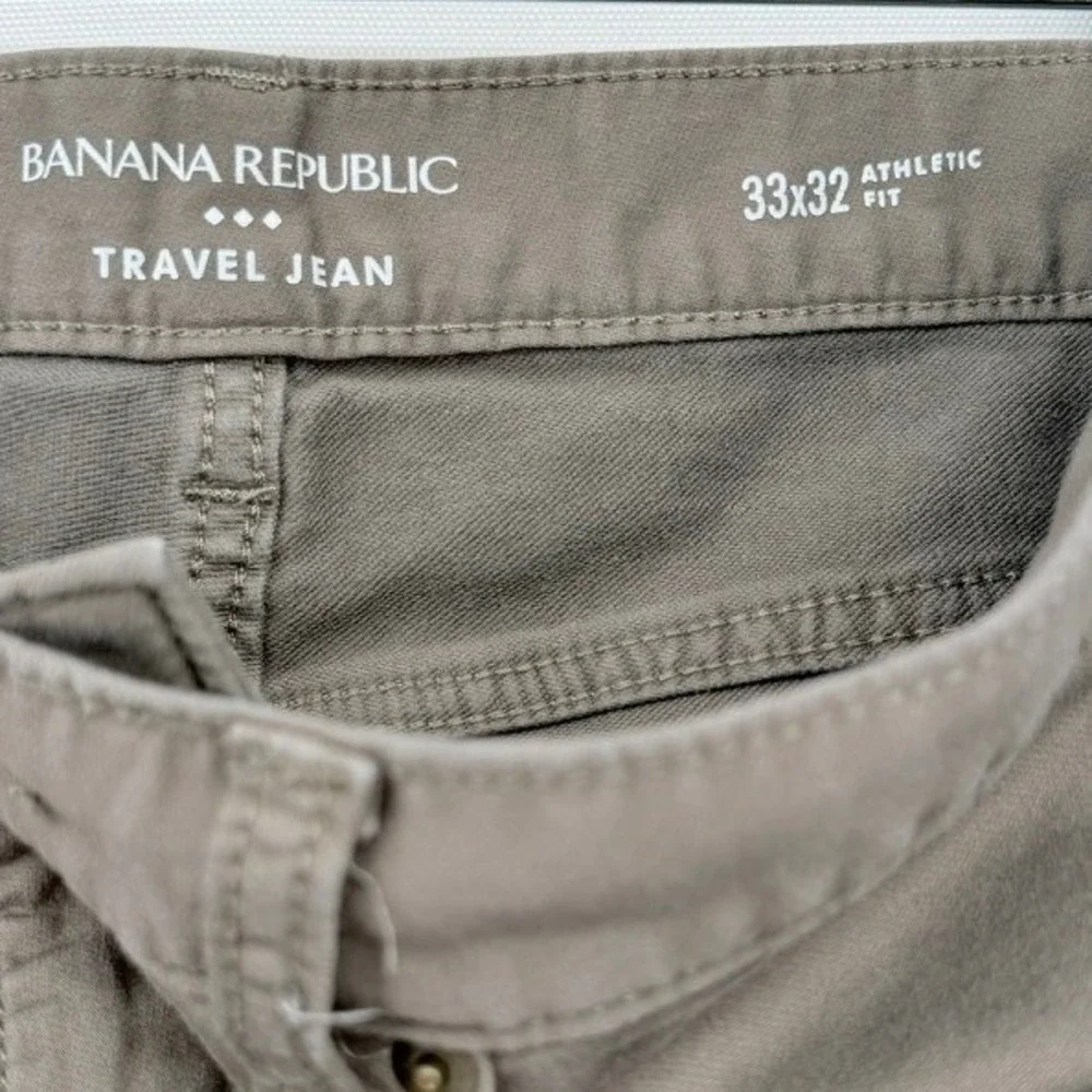 Banana Republic Travel Jeans Mens 33x32 Olive Athletic Fit Minimalist Classic